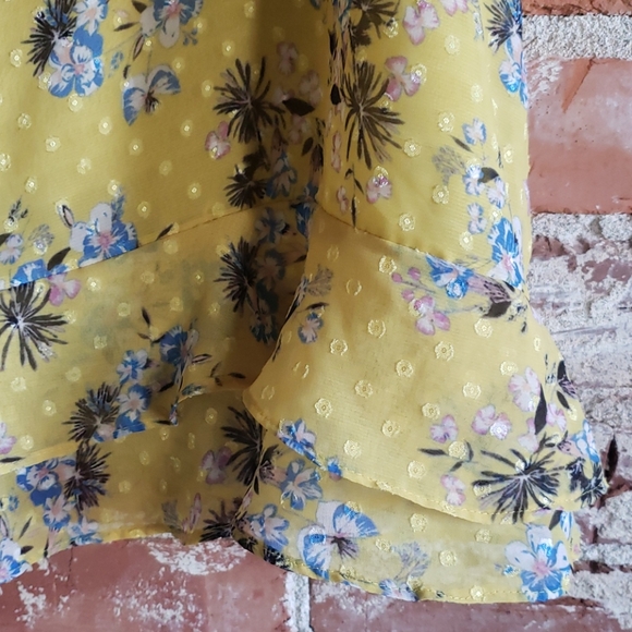 Ruffled Flowy Floral Chiffon Top - Picture 5 of 10